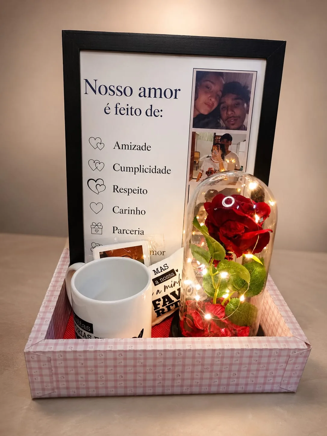 Kit de presente personalizado com caneca e rosa