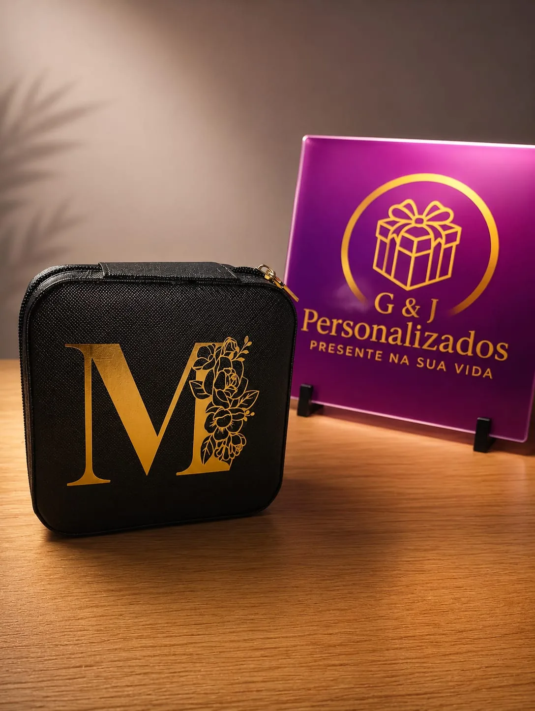 Necessaire personalizada com inicial